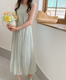 ノースリーブプリーツワンピース