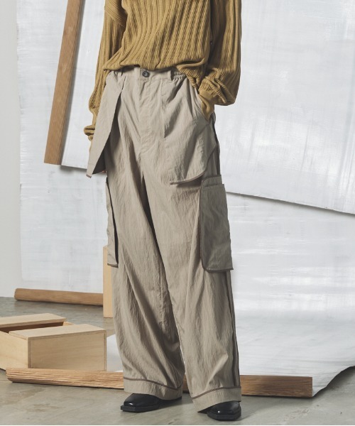 MAISON SPECIAL（メゾンスペシャル）の「《UNISEX》Lyocell Nylon Washer Prime-Wide Inside-out Slacks/リヨセルナイロンワッシャープライムワイドインサイドアウトスラックス【MAISON SPECIAL/メゾンスペシャル】■セットアップ対応■（その他パンツ・メンズ・ブラウン/ブラック/グレイッシュベージュ・2/1/0）」の3枚目の写真