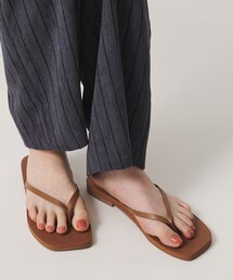 MALVADOS | <MALVADOS>スクエアトゥ トング フラットサンダル(サンダル)