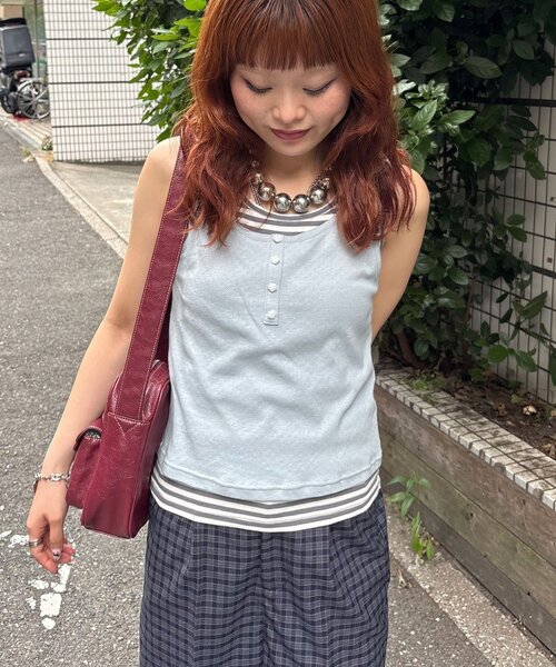 CIAOPANIC(チャオパニック)の「【2点SET】ローズボタンボーダーレイヤードタンク(キャミソール・レディース・グリーン/サックスブルー/レッド・ONE SIZE)」の3枚目の写真