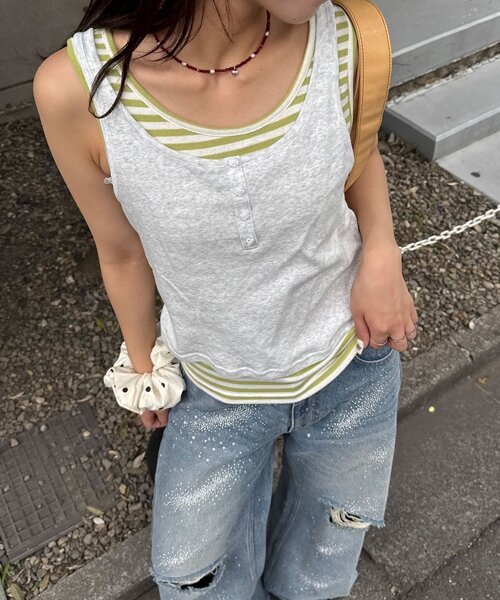 CIAOPANIC(チャオパニック)の「【2点SET】ローズボタンボーダーレイヤードタンク(キャミソール・レディース・グリーン/サックスブルー/レッド・ONE SIZE)」の2枚目の写真