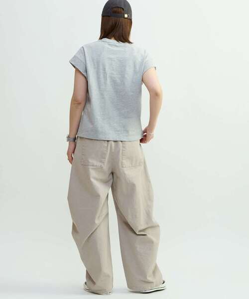 CONVERSE TOKYO(コンバーストウキョウ)の「VINTAGE-LIKE BARREL LEG PANTS(その他パンツ・レディース・ベージュ/ブラック・SMALL/MEDIUM)」の7枚目の写真