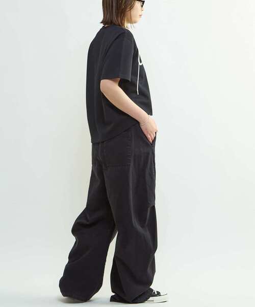 CONVERSE TOKYO(コンバーストウキョウ)の「VINTAGE-LIKE BARREL LEG PANTS(その他パンツ・レディース・ベージュ/ブラック・SMALL/MEDIUM)」の16枚目の写真