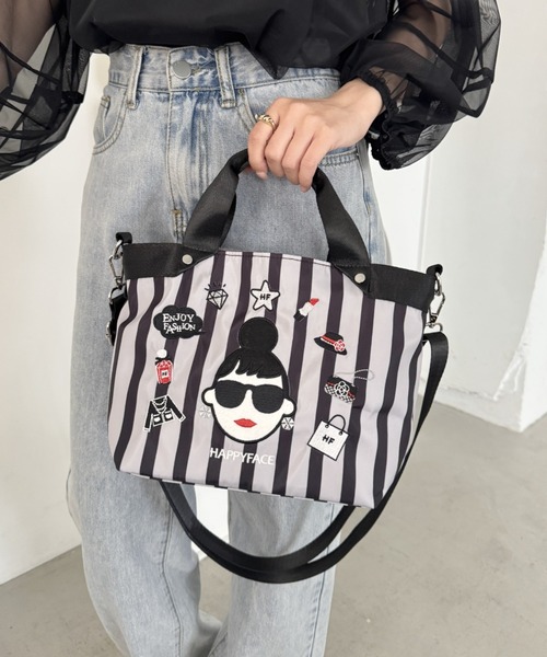 HAPPY FACE(ハッピーフェイス)の「エマ新刺繍2WAYショルダーストライプGY(ショルダーバッグ・レディース・ストライプ・ONE SIZE)」の4枚目の写真
