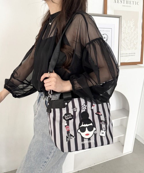 HAPPY FACE(ハッピーフェイス)の「エマ新刺繍2WAYショルダーストライプGY(ショルダーバッグ・レディース・ストライプ・ONE SIZE)」の3枚目の写真