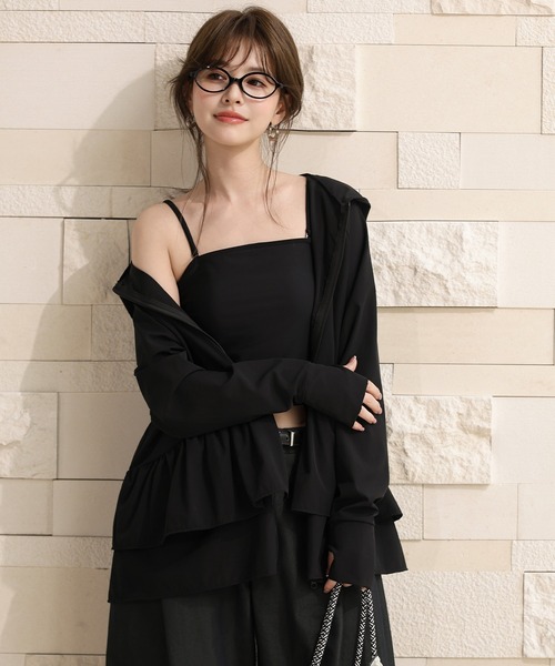 TeddyShop(テディショップ)の「【UVカット率99%/接触・急速冷感/フード・サムホール付き】きれいめなのに紫外線対策OK。ふわっと超軽量。長袖ティアードフリルラッシュガードパーカー(パーカー・レディース・ベージュ系その他/クリーム/ブラック/カーキ・LL/M/L/S)」の22枚目の写真