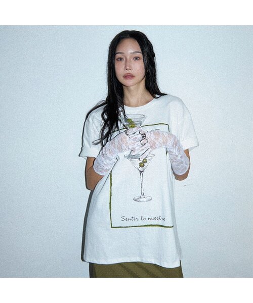MORVE13(モルブ13)の「オリーブグラフィックTシャツ(Tシャツ/カットソー・レディース・アイボリー・FREE)」の1枚目の写真