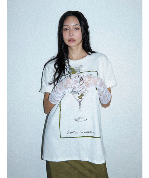 MORVE13(モルブ13)の「オリーブグラフィックTシャツ(Tシャツ/カットソー・レディース・アイボリー・FREE)」の3枚目の写真