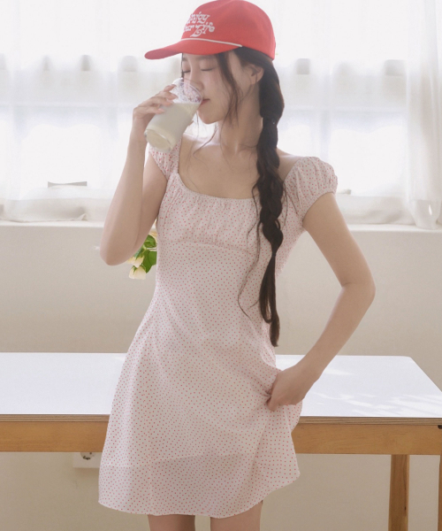 LIE MEQUE(リメーク)の「ハートレインパフミニドレスホワイト(ワンピース・レディース・ホワイト・SMALL/MEDIUM)」の1枚目の写真