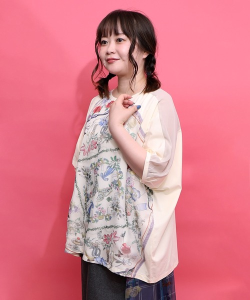 iS ScoLar(イズスカラー)の「562257:スカーフ柄アップリケプルオーバー(Tシャツ/カットソー・レディース・アイボリー/ブラック/チャコールグレー・M)」の9枚目の写真