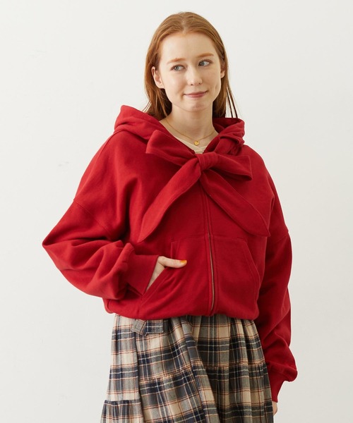 MILKFED.（ミルクフェド）の「BIG RIBBON SWEAT ZIP HOODIE（パーカー・レディース・レッド/ブラック/オフホワイト・ONE SIZE）」の3枚目の写真