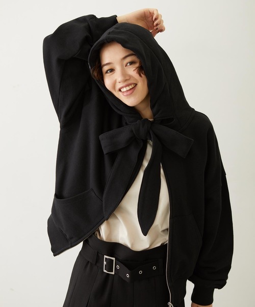 MILKFED.（ミルクフェド）の「BIG RIBBON SWEAT ZIP HOODIE（パーカー・レディース・レッド/ブラック/オフホワイト・ONE SIZE）」の2枚目の写真