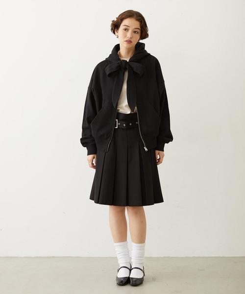 MILKFED.（ミルクフェド）の「BIG RIBBON SWEAT ZIP HOODIE（パーカー・レディース・レッド/ブラック/オフホワイト・ONE SIZE）」の7枚目の写真