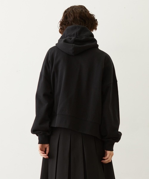 MILKFED.（ミルクフェド）の「BIG RIBBON SWEAT ZIP HOODIE（パーカー・レディース・レッド/ブラック/オフホワイト・ONE SIZE）」の5枚目の写真