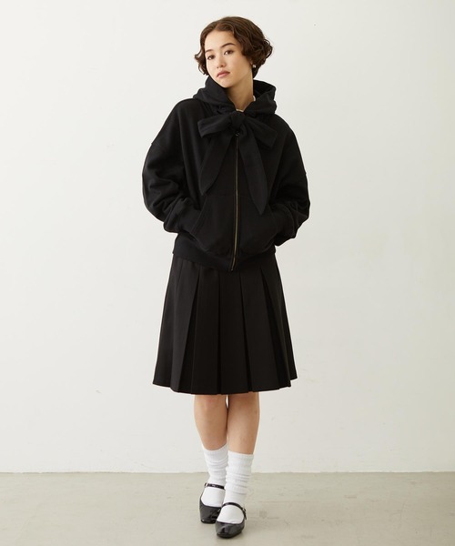 MILKFED.（ミルクフェド）の「BIG RIBBON SWEAT ZIP HOODIE（パーカー・レディース・レッド/ブラック/オフホワイト・ONE SIZE）」の9枚目の写真
