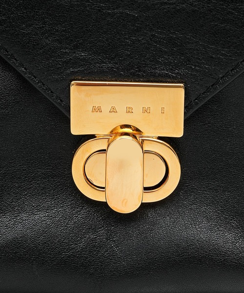 MARNI（マルニ）の「SHOULDER EAST WEST / カーフレザーバッグ（ショルダーバッグ・レディース・キャメル/ブラック・ONE SIZE）」の4枚目の写真