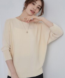 【毛玉になりにくい】パール調ボタンが女性らしさをプラス ガーター切替 7分袖ドルマンニット