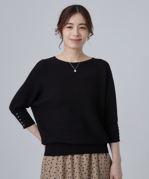 SHOO・LA・RUE(シューラルー)の「【毛玉になりにくい】パール調ボタンが女性らしさをプラス ガーター切替 7分袖ドルマンニット(ニット/セーター・レディース・アイボリー/ダークブラウン/ブルー系その他・00)」の8枚目の写真
