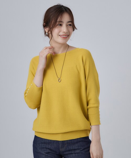 SHOO・LA・RUE(シューラルー)の「【毛玉になりにくい】パール調ボタンが女性らしさをプラス ガーター切替 7分袖ドルマンニット(ニット/セーター・レディース・アイボリー/ダークブラウン/ブルー系その他・00)」の12枚目の写真