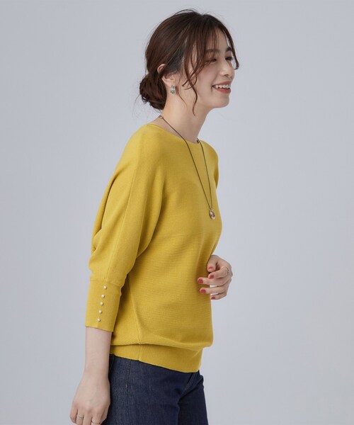 SHOO・LA・RUE(シューラルー)の「【毛玉になりにくい】パール調ボタンが女性らしさをプラス ガーター切替 7分袖ドルマンニット(ニット/セーター・レディース・アイボリー/ダークブラウン/ブルー系その他・00)」の13枚目の写真