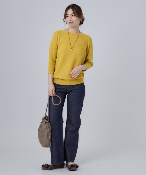 SHOO・LA・RUE(シューラルー)の「【毛玉になりにくい】パール調ボタンが女性らしさをプラス ガーター切替 7分袖ドルマンニット(ニット/セーター・レディース・アイボリー/ダークブラウン/ブルー系その他・00)」の14枚目の写真