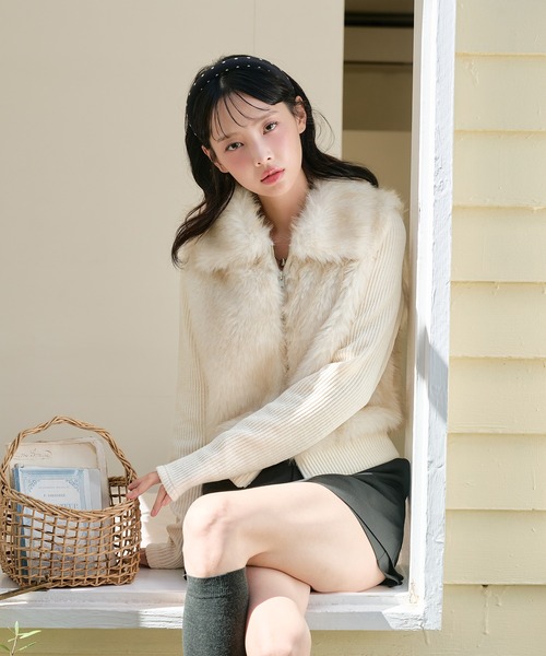 apres jour mignon（アプレジュールミニョン）の「フェイクファー袖リブブルゾン（ブルゾン・レディース・ブラウン系その他/モカ/オフホワイト/ブルー・LARGE/フリー）」の6枚目の写真