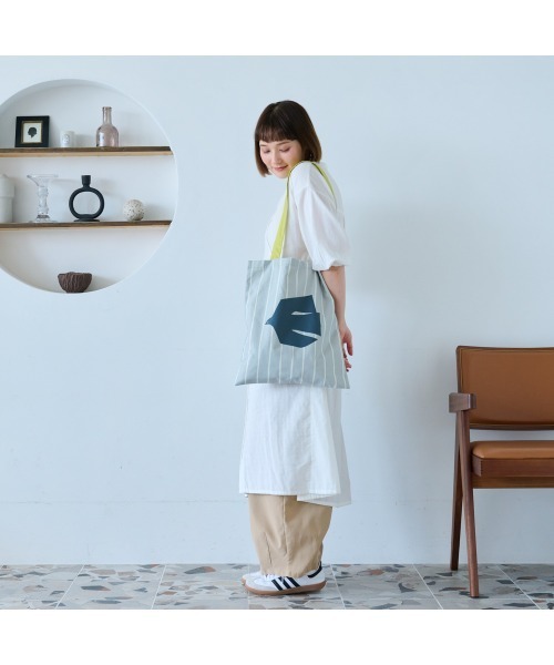 Belle Maison(ベルメゾン)の「【iloi】北欧スタイルのコットントートバッグ(トートバッグ・レディース・グリーン/グレー/ピンク/チャコール・-)」の21枚目の写真