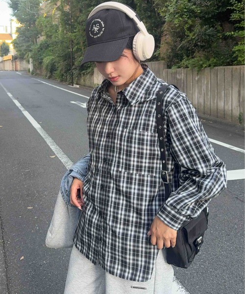 AS KNOW AS plus(アズノゥアズプラス)の「☆ポケット付きビッグサイズシャツ【UNISEX ITEM】(シャツ/ブラウス・レディース・ベージュ系/ブラック系/ブルー系・FREE)」の2枚目の写真