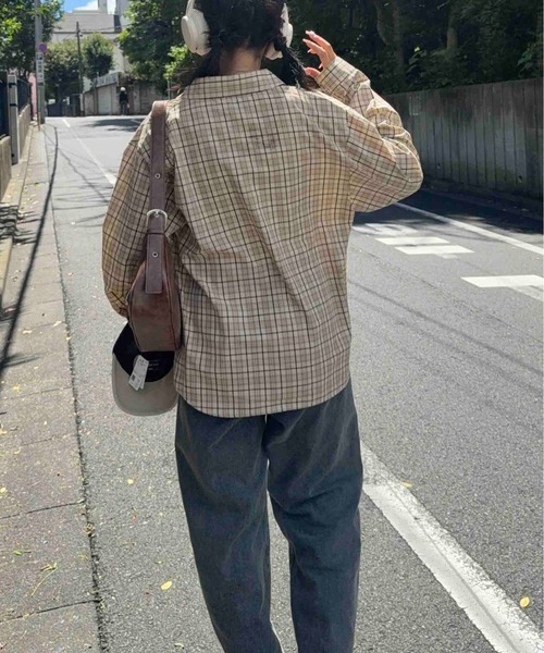 AS KNOW AS plus(アズノゥアズプラス)の「☆ポケット付きビッグサイズシャツ【UNISEX ITEM】(シャツ/ブラウス・レディース・ベージュ系/ブラック系/ブルー系・FREE)」の9枚目の写真