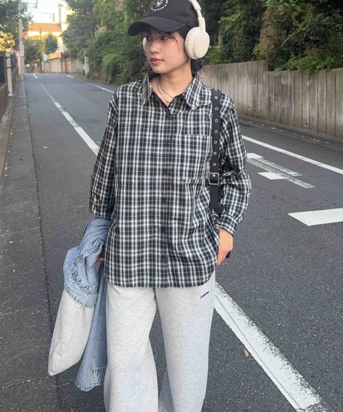 AS KNOW AS plus(アズノゥアズプラス)の「☆ポケット付きビッグサイズシャツ【UNISEX ITEM】(シャツ/ブラウス・レディース・ベージュ系/ブラック系/ブルー系・FREE)」の22枚目の写真