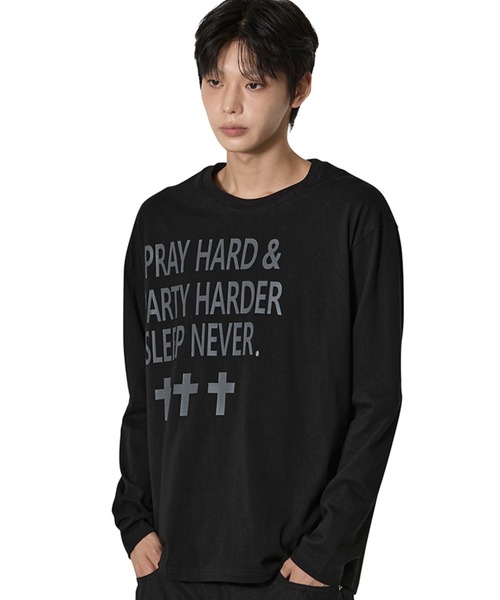 Openyard(オープンヤード)の「『Openyard/オープンヤード』PRAY HARD LONG SLEEVE TEE/プレイハード長袖Tシャツ(Tシャツ/カットソー・レディース・ホワイト/ブラック・L/M/S)」の2枚目の写真