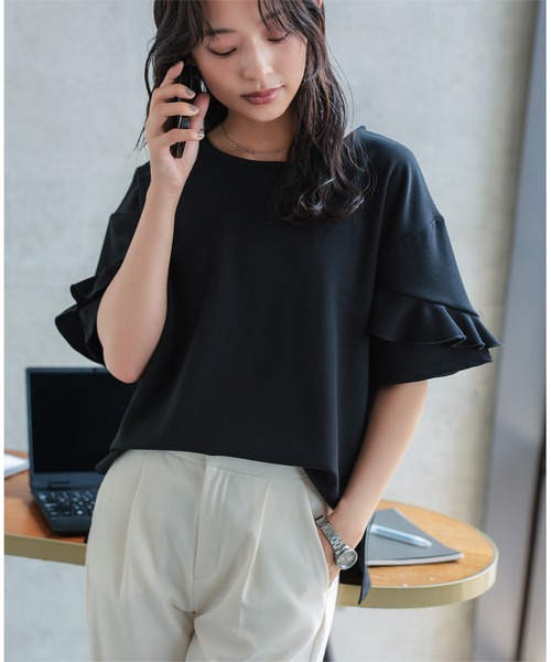 KOBE LETTUCE（コウベレタス）の「[ オフィスカジュアル ]シワになりにくいストレッチ袖フリルカットトップス（シャツ/ブラウス・レディース・オフホワイト/ブラック/ネイビー・M）」の6枚目の写真