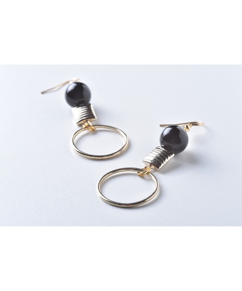 tone（トーン）の「【Astyle】black×goldステンレスピアス(MA)（ピアス（両耳用）・レディース・ゴールド・FREE）」の3枚目の写真