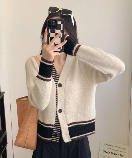 kirakiraShop(キラキラショップ)の「配色 ライン ニット カーディガン(カーディガン/ボレロ・レディース・アイボリー/モカ/グレー・FREE)」の7枚目の写真