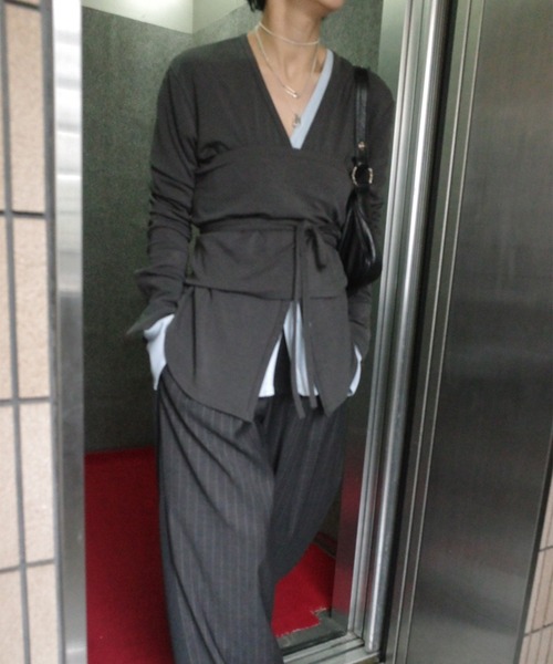 Ameri（アメリ）の「RELAX CUT TOP WITH 2WAY BARE TOP（Tシャツ/カットソー・レディース・アイボリー/スミクロ/ライトブルー・FREE）」の5枚目の写真