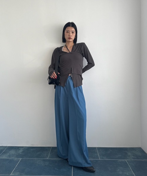 Ameri（アメリ）の「RELAX CUT TOP WITH 2WAY BARE TOP（Tシャツ/カットソー・レディース・アイボリー/スミクロ/ライトブルー・FREE）」の13枚目の写真