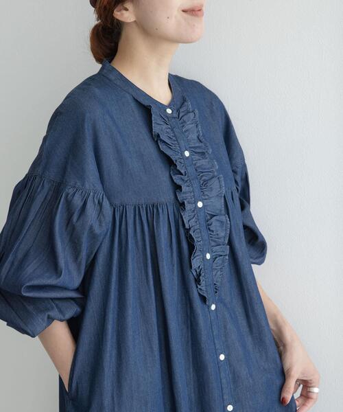 URBAN RESEARCH Sonny Label(アーバンリサーチサニーレーベル)の「デニムフリルワンピース(ワンピース・レディース・インディゴブルー/ライトインディゴブルー・FREE)」の20枚目の写真