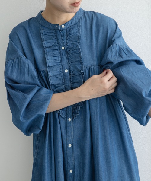 URBAN RESEARCH Sonny Label(アーバンリサーチサニーレーベル)の「デニムフリルワンピース(ワンピース・レディース・インディゴブルー/ライトインディゴブルー・FREE)」の3枚目の写真