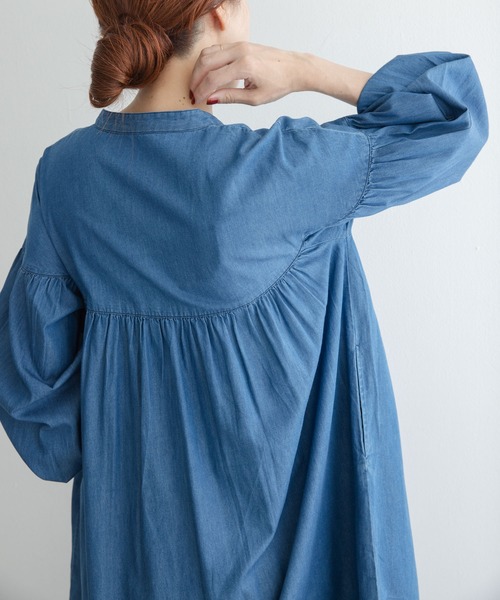 URBAN RESEARCH Sonny Label(アーバンリサーチサニーレーベル)の「デニムフリルワンピース(ワンピース・レディース・インディゴブルー/ライトインディゴブルー・FREE)」の4枚目の写真