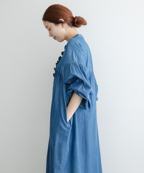 URBAN RESEARCH Sonny Label(アーバンリサーチサニーレーベル)の「デニムフリルワンピース(ワンピース・レディース・インディゴブルー/ライトインディゴブルー・FREE)」の6枚目の写真
