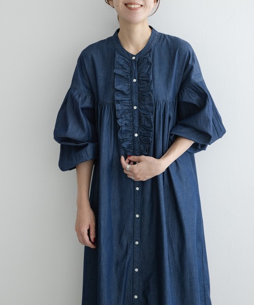 URBAN RESEARCH Sonny Label(アーバンリサーチサニーレーベル)の「デニムフリルワンピース(ワンピース・レディース・インディゴブルー/ライトインディゴブルー・FREE)」の13枚目の写真