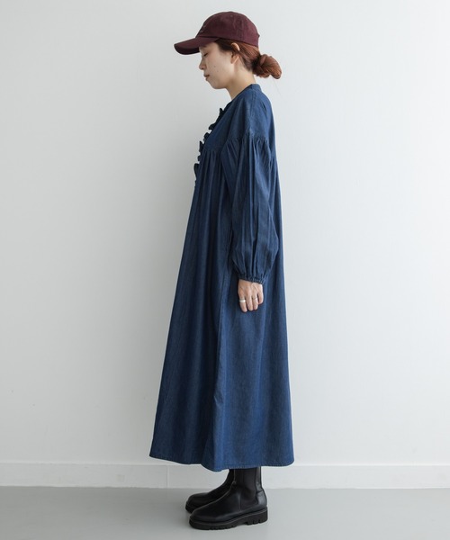 URBAN RESEARCH Sonny Label(アーバンリサーチサニーレーベル)の「デニムフリルワンピース(ワンピース・レディース・インディゴブルー/ライトインディゴブルー・FREE)」の18枚目の写真
