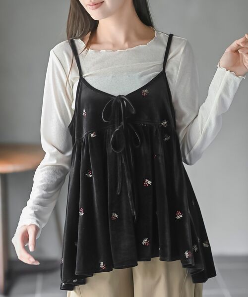 rps(アールピーエス)の「花刺繍ベロアキャミソール(キャミソール・レディース・ブラウン/ブラック/グレイッシュベージュ・フリー)」の1枚目の写真