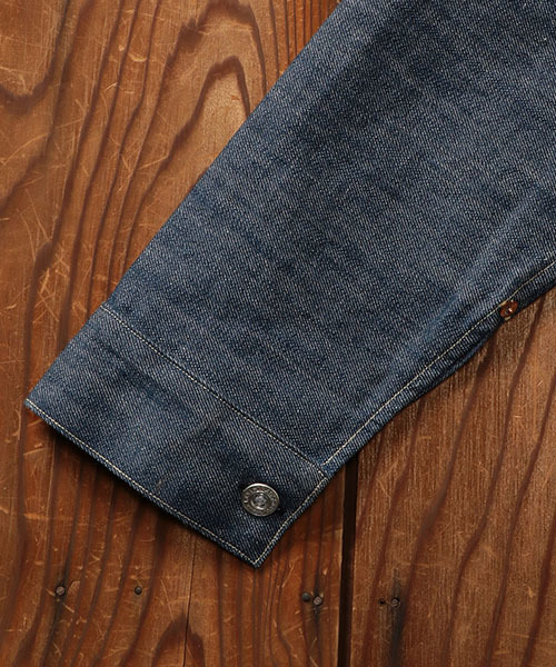 Levi's(リーバイス)の「LEVI'S(R) VINTAGE CLOTHING 1890 デニムジャケット リジット ダークインディゴブルー/8.8oz(デニムジャケット・メンズ・ダークインディゴブルー・MEDIUM/SMALL/LARGE/X-SMALL)」の4枚目の写真