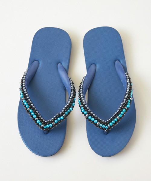 チャイハネ（チャイハネ）の「【チャイハネ】ビーズデコ ビーチサンダル（ビーチサンダル・レディース・ブラック/パープル系その他/ブルー/オフホワイト・FREE）」の4枚目の写真