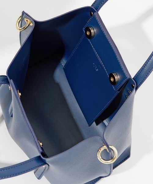 VIS（ビス）の「【MORE10月号掲載】【2WAY】ボンディング船型トートバッグ（トートバッグ・レディース・ブラック/ベージュ/ネイビー・FREE）」の5枚目の写真