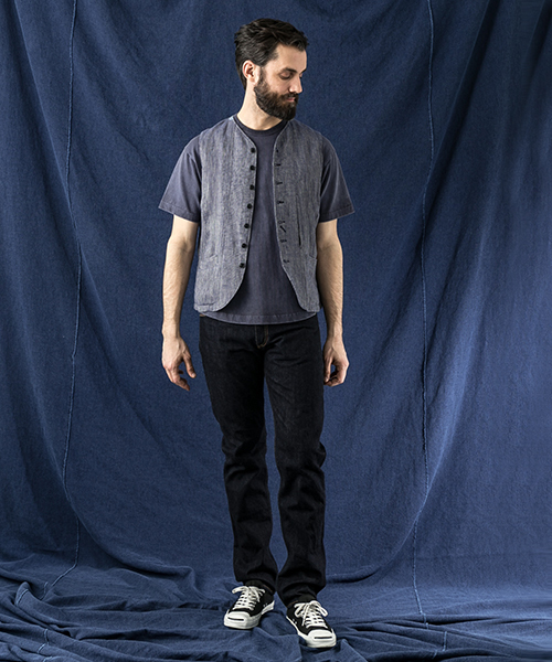 WORK NOT WORK URBAN RESEARCH（ワークノットワークアーバンリサーチ）の「WORK NOT WORK　ストライプリネンノーカラーベスト（ベスト・メンズ・ナチュラル/ブルー・LARGE/MEDIUM/SMALL）」の4枚目の写真