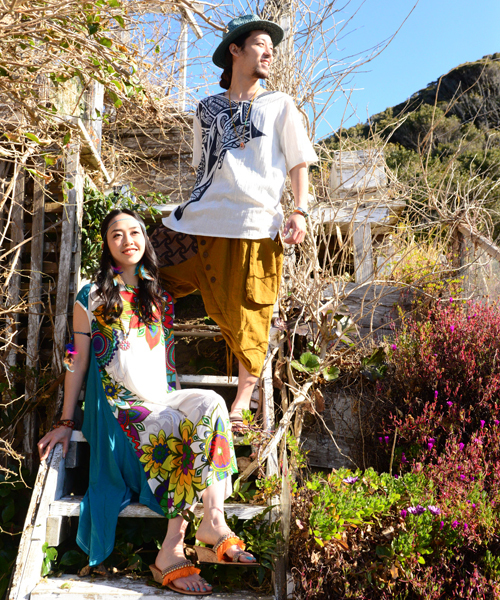 チャイハネ（チャイハネ）の「【チャイハネ】フェザーヒッピーアームレット（ブレスレット・レディース・ナチュラル/カラフル・FREE）」の9枚目の写真