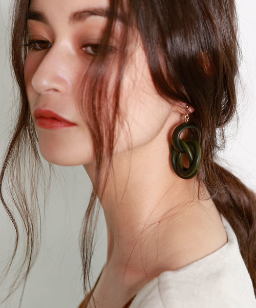 marjour（マージュール）の「INFINITY WOOD PIERCE(EARRING)（ピアス（両耳用）・レディース・カーキ/マスタード/イエロー系その他/グリーン系その他・ﾌﾘ-）」の11枚目の写真