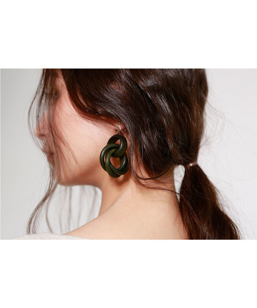 marjour（マージュール）の「INFINITY WOOD PIERCE(EARRING)（ピアス（両耳用）・レディース・カーキ/マスタード/イエロー系その他/グリーン系その他・ﾌﾘ-）」の13枚目の写真